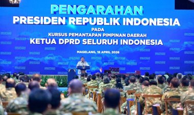 Panglima TNI Dampingi Presiden RI Berikan Pengarahan kepada Ketua DPRD Seluruh Indonesia